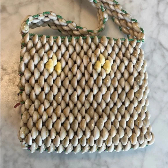 Vintage Handcrafted Beaded Shell Bag - Picture 4 of 9